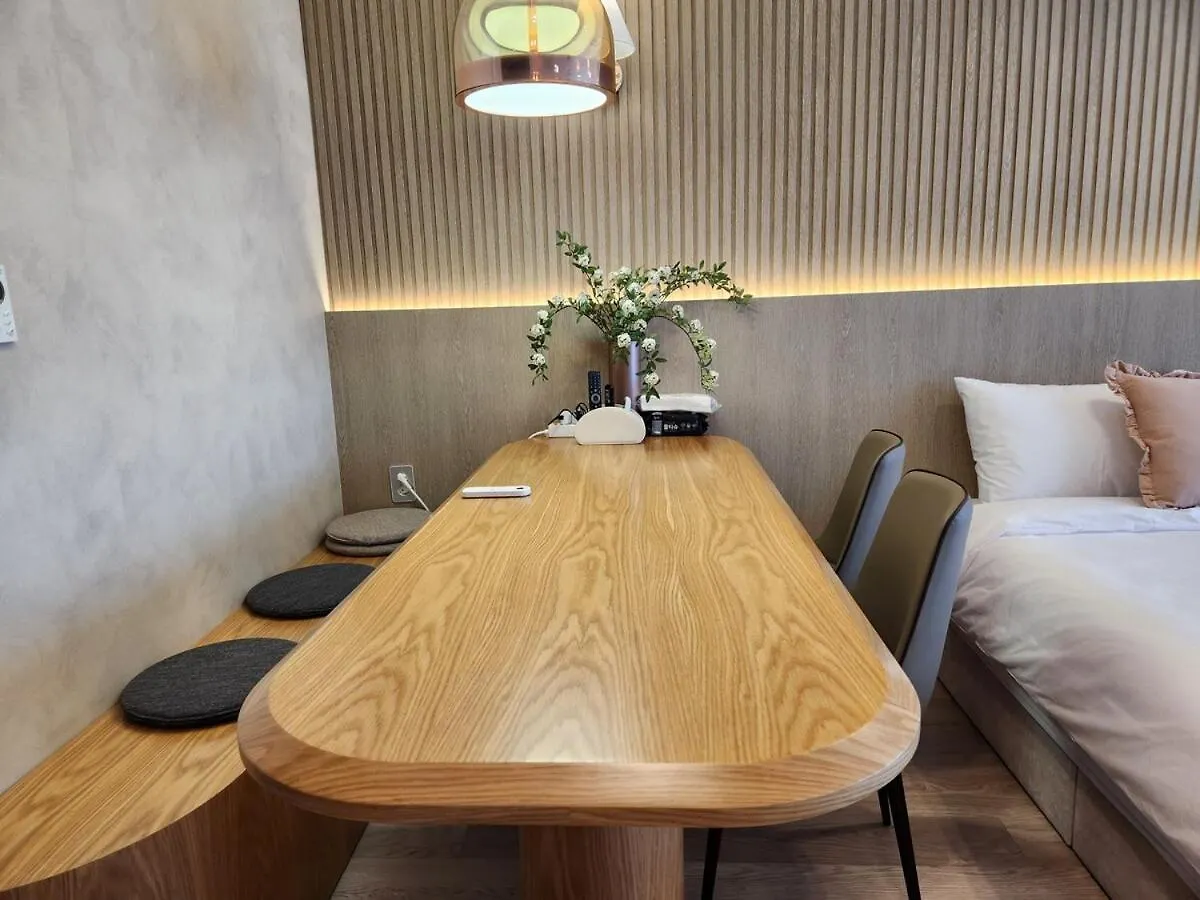 Hongdae Cozy Space09,1 Minute From Hongik University Station,Great View, City View Seul